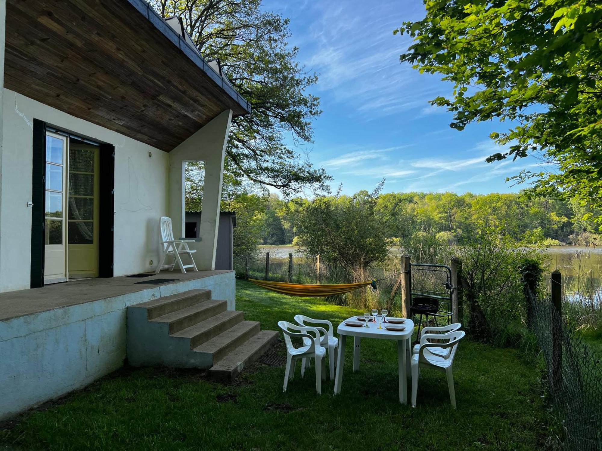 Chalet Au Bord De L'Etang 4 Pers Les Boulmiers Exterior foto